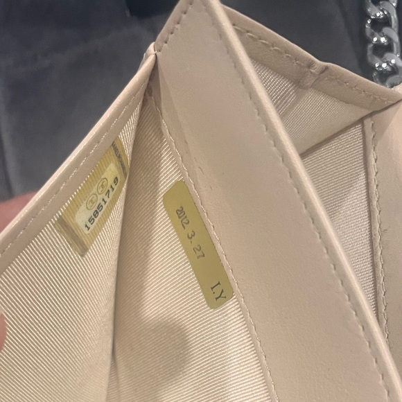 Chanel Matelasse Wallet EUC - Picture 8 of 8